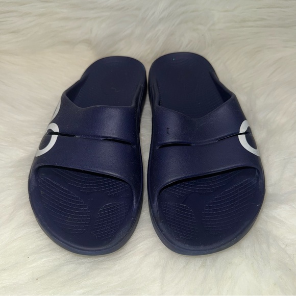 OOFOS Navy Slide Sandals with White Details - Picture 2 of 4